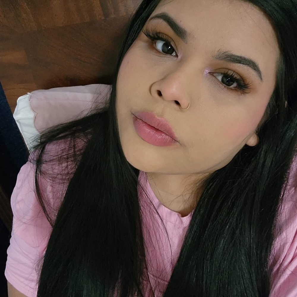 Meet your Posher, Cinthia